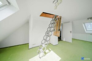 Dachgeschoss - Zugang zum Dachspitz