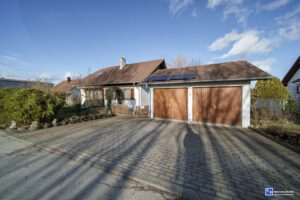 Außenansicht Garagen